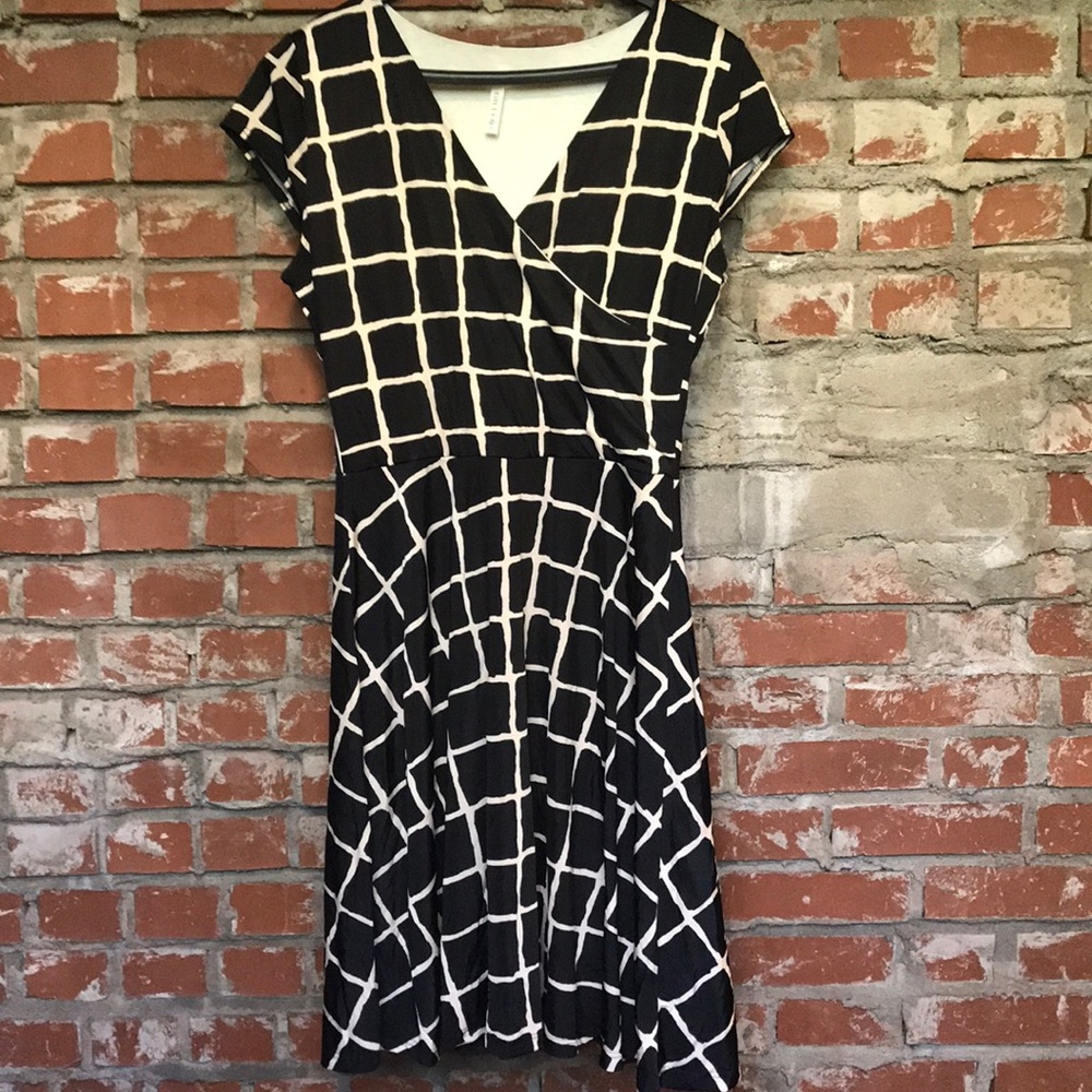 Capped shoulder dress